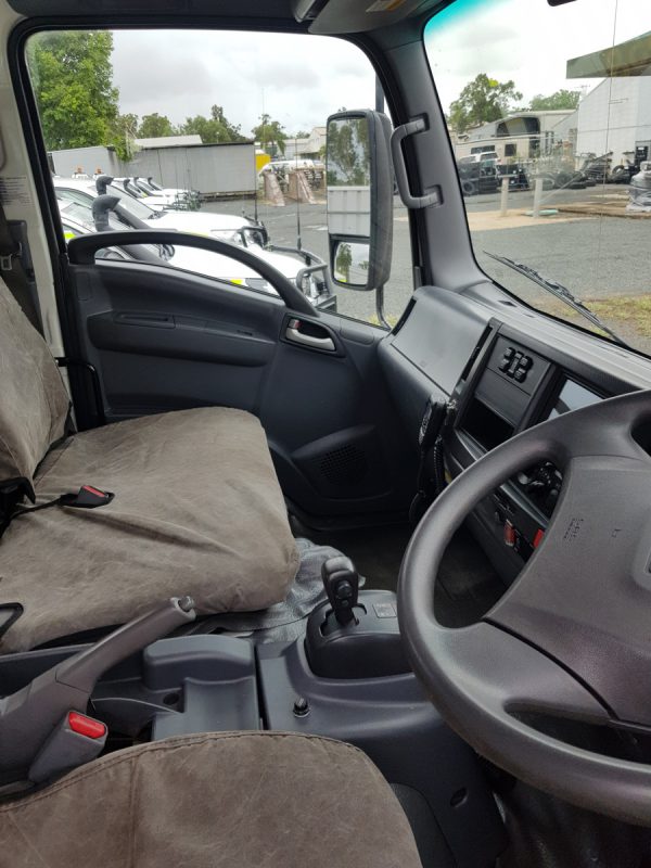 <strong>Isuzu</strong> Crew Cab 4×4 Truck – 6 seater