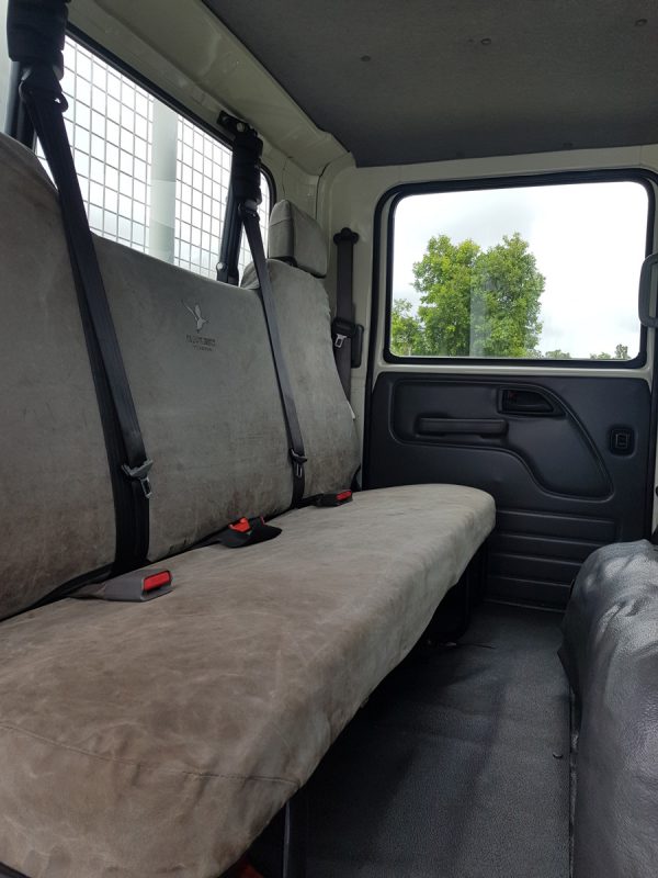 <strong>Isuzu</strong> Crew Cab 4×4 Truck – 6 seater