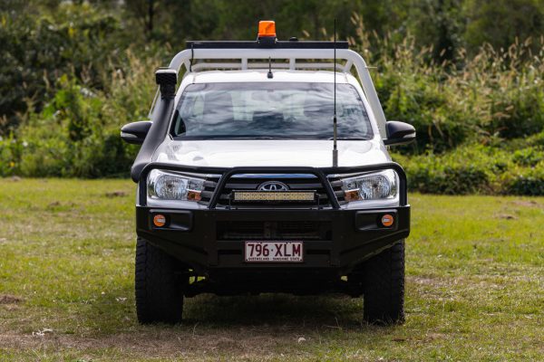 Toyota-Hilux-Dual-Cab-4wd-Front-View