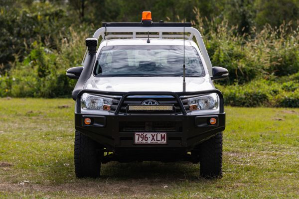Toyota-Hilux-Dual-Cab-4wd-Front-View